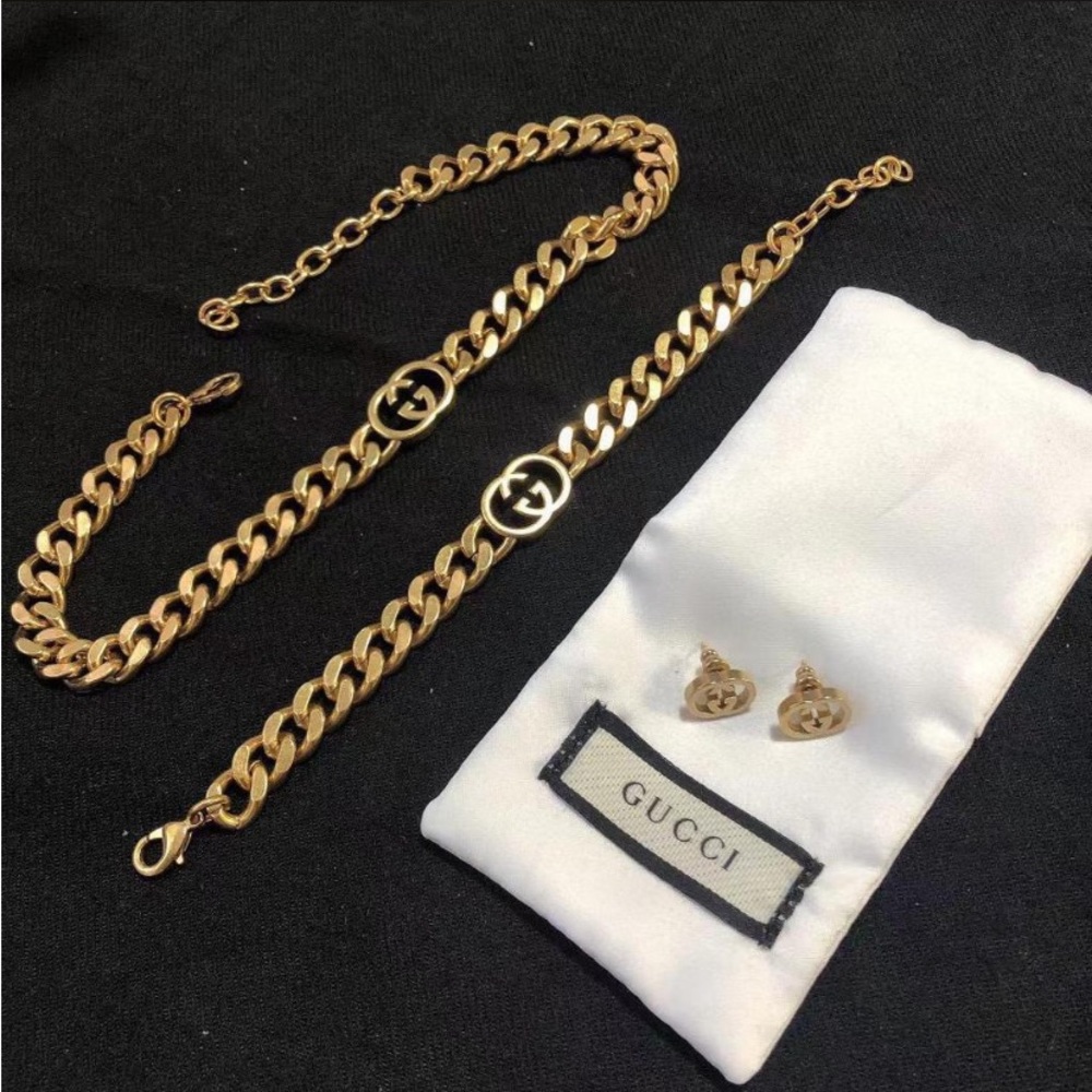 18k gold plated, suitable for all skin type, non tarnishable